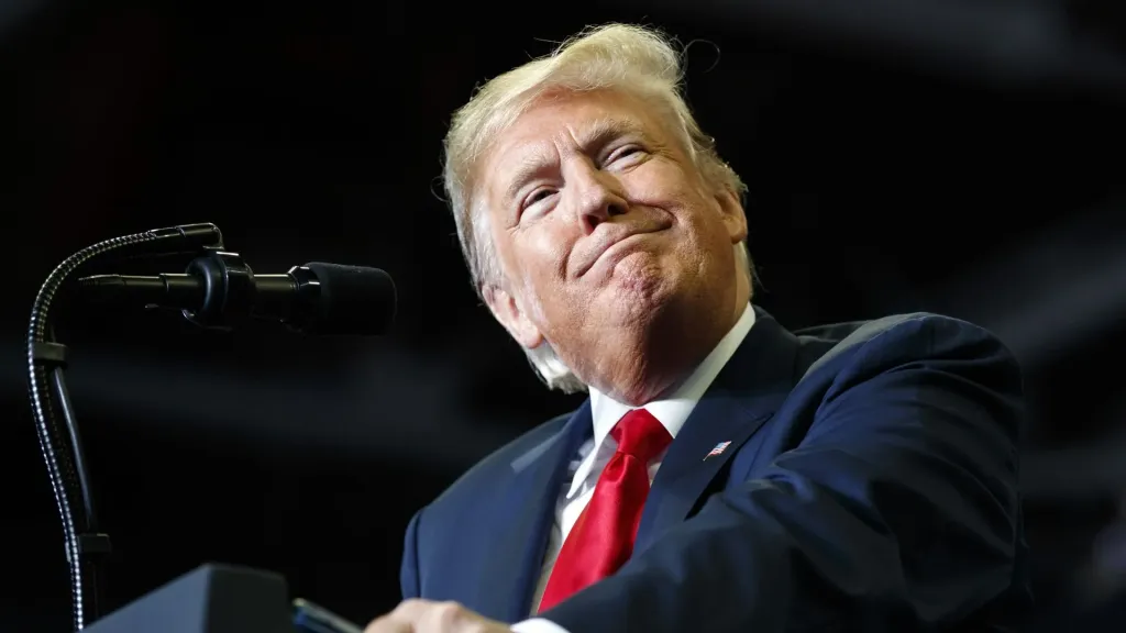 Трамп: за сообщение о мошенничестве будут платить 1% от раскрытых доходов