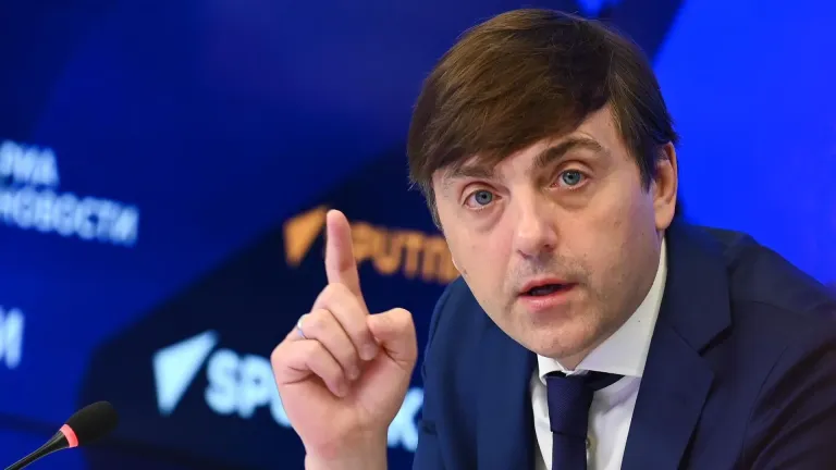 Путин поручил проверить зачисление детей бойцов СВО в школы