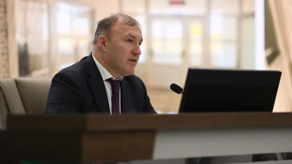На въезде в Майкоп появился мурал «Дружба»