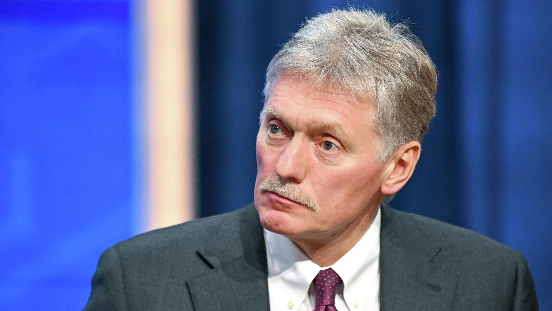Ушаков: речь идёт о возобновлении трёхсторонней встречи по Украине