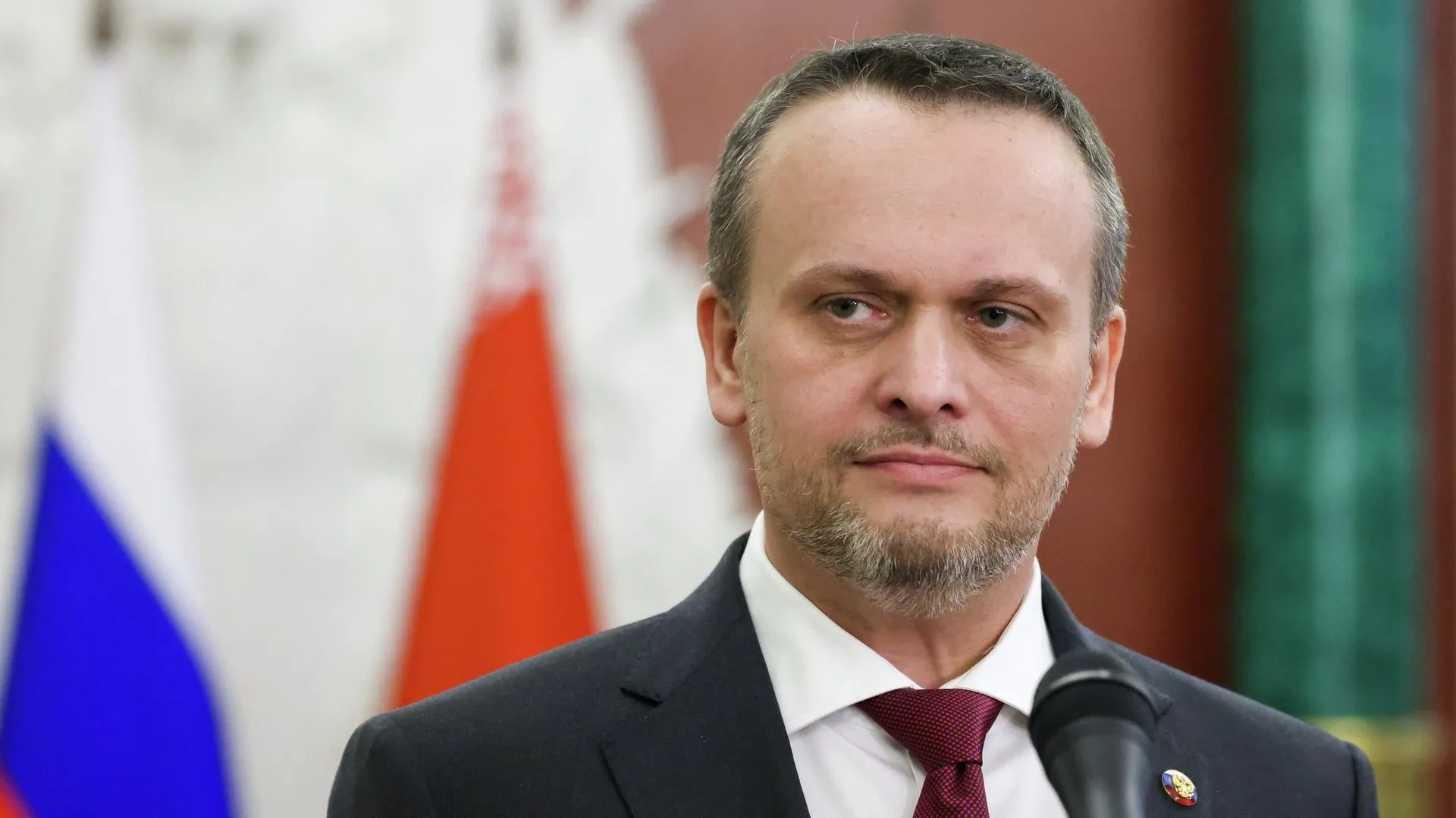 Новак получил новые полномочия в правительстве