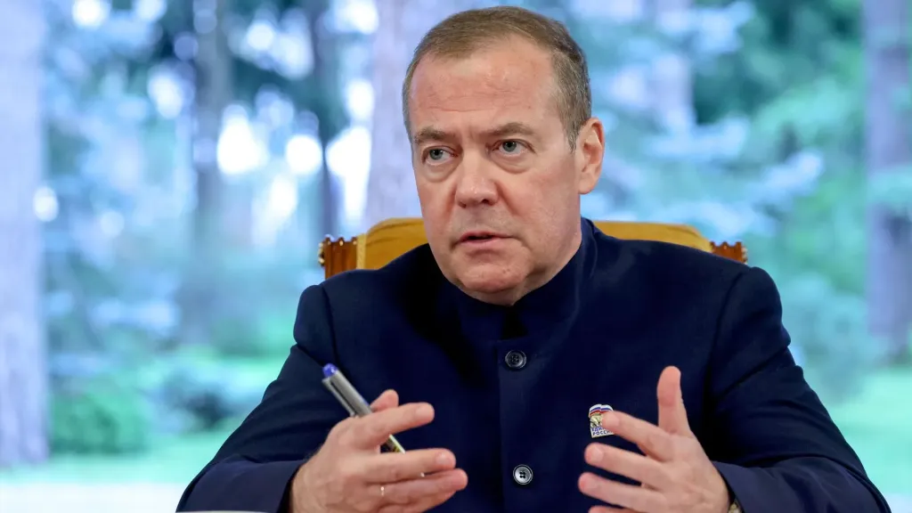 Медведев назвал борьбу с неоколониализмом актуальной