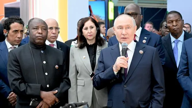 Путин: Москва поддерживает стремление De Beers сотрудничать с Россией