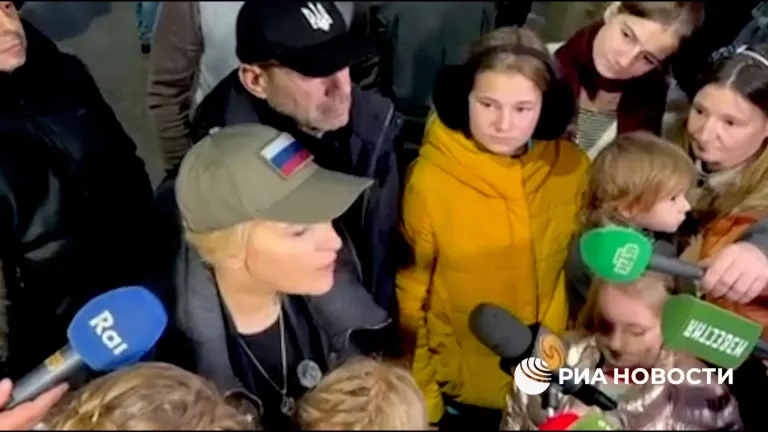 Жителям Алешек доставили гуманитарную помощь и горячее питание