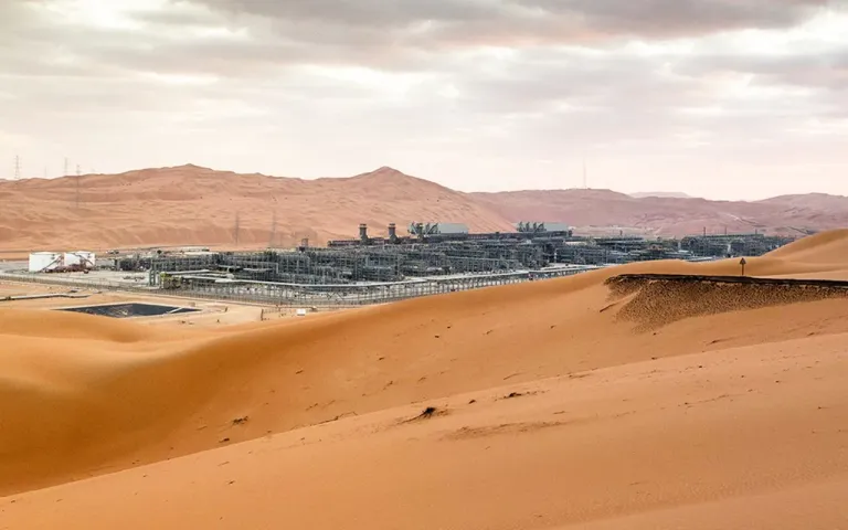 Двое погибли при падении обломков БПЛА на месторождении Saudi Aramco