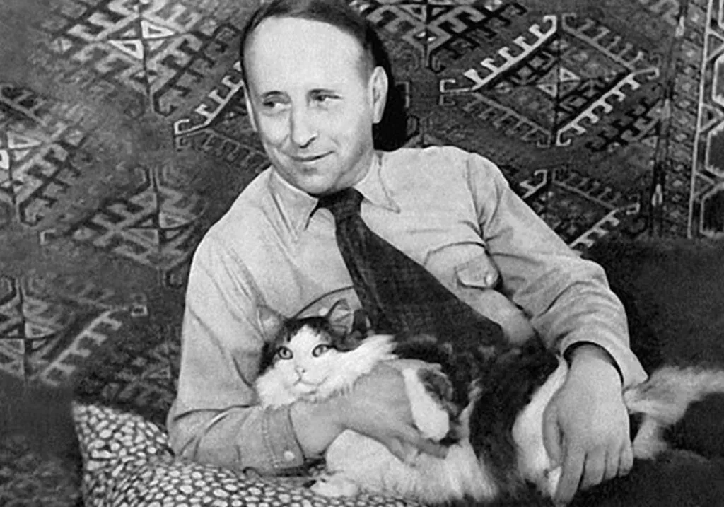 Исполняется 130 лет со дня рождения драматурга Евгения Шварца