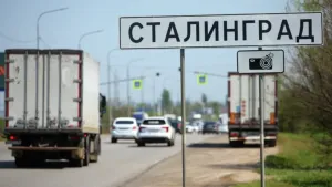 Депутат-коммунист предложила вернуть Волгограду и Петербургу имена Сталинград и Ленинград
