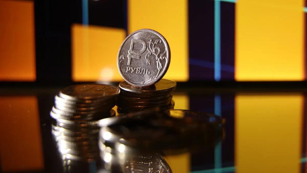 Нефть Brent подорожала до $113 из-за атаки на танкер в Ормузском проливе