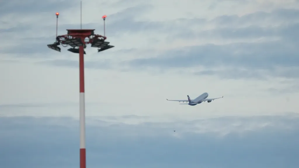 Azur Air отменила зимние чартеры в Паттайю из 10 городов