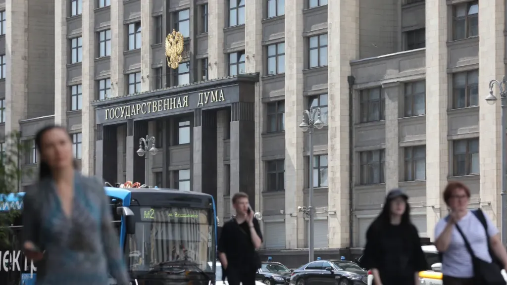 В Госдуме предложили отдельные чарты для музыки, созданной ИИ