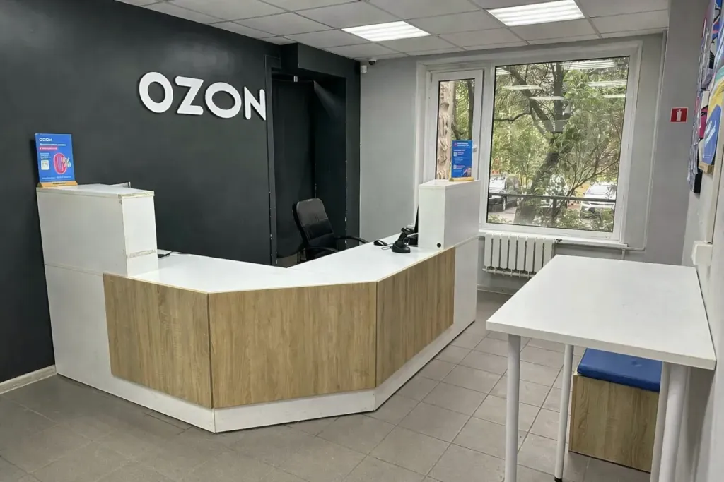 Атака на логистический центр Ozon в Омске вызвала пожар