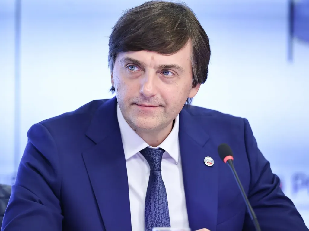 На горячее питание школьников в 2027 году выделят 79,7 млрд рублей