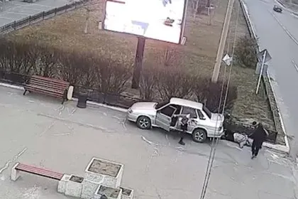 В Северобайкальске пьяная водительница без тормозов влетела в толпу