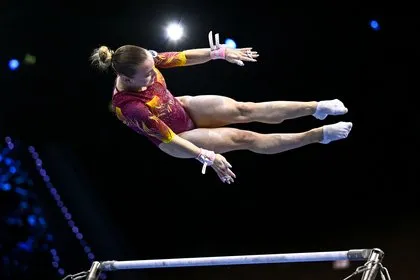 Гимнастка Глотова выступила на ЧМ после переломов обоих коленей