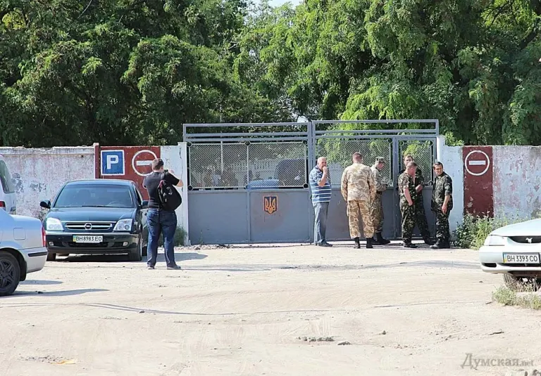 В Одессе цыгане устроили беспорядки у здания военкомата