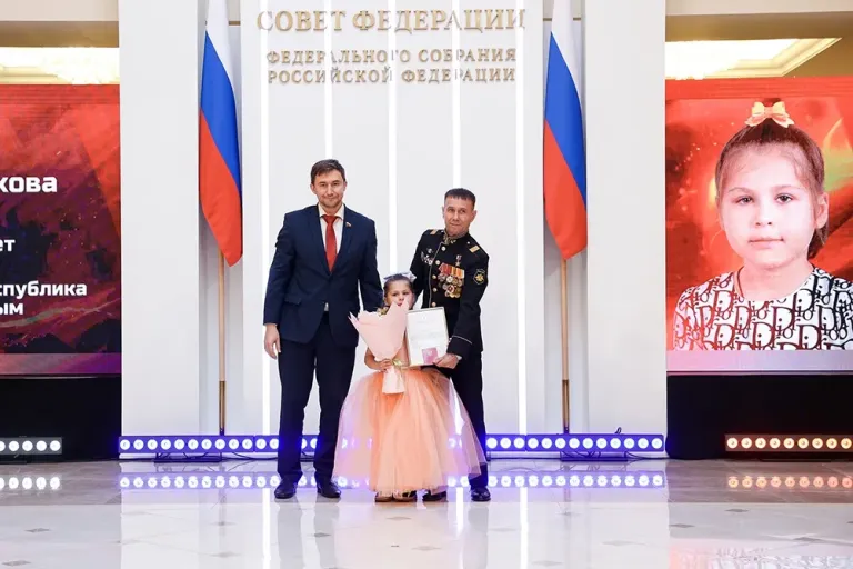 Шестилетняя Диана Сетюхова из Крыма получила медаль за спасение родных на пожаре